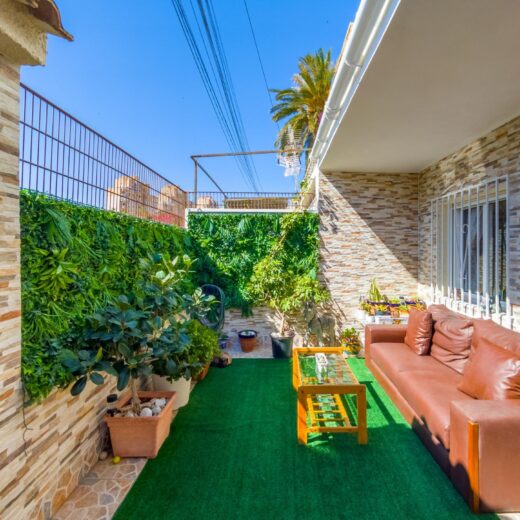 Namas su terasa Torrevieja mieste
