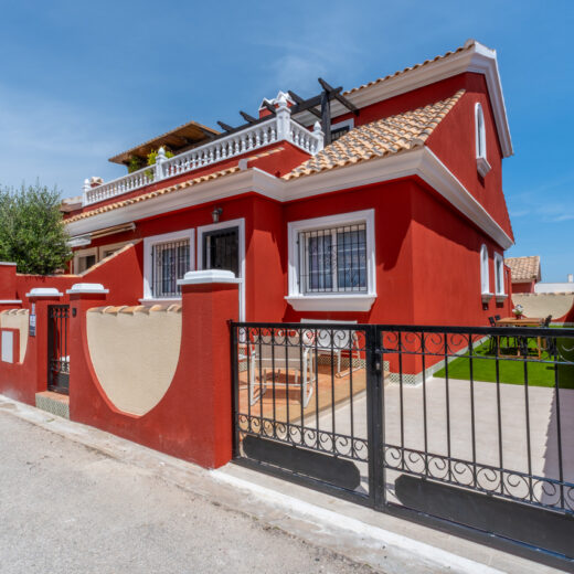 Kotedžas Villamartin mieste