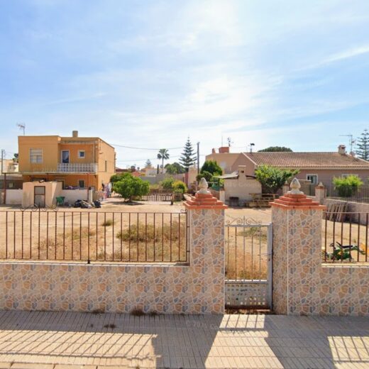 Plot in Los Urrutias