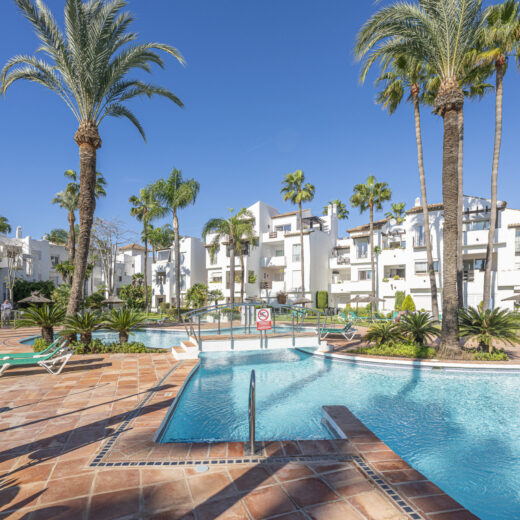 Apartamentai pirmame aukšte Estepona mieste